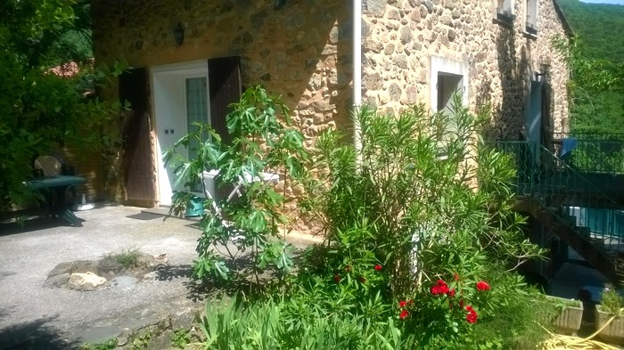 Jardin de la location à Avène les Bains